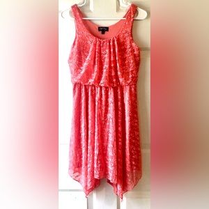 Love Reign Coral Salmon Pink Eyelet Floral Lace Scarf Point Hem Dress Sz Medium